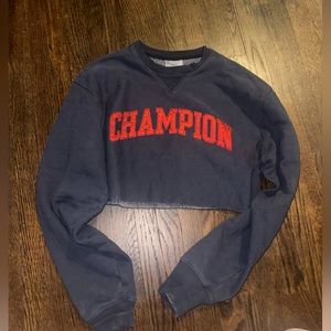 Cropped Champion Sweatshirt
